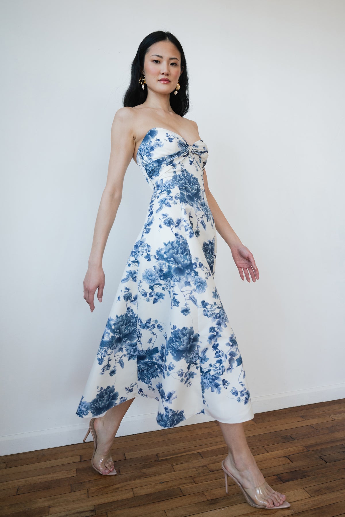 Amelia 3 21635 Edited 2400x3600