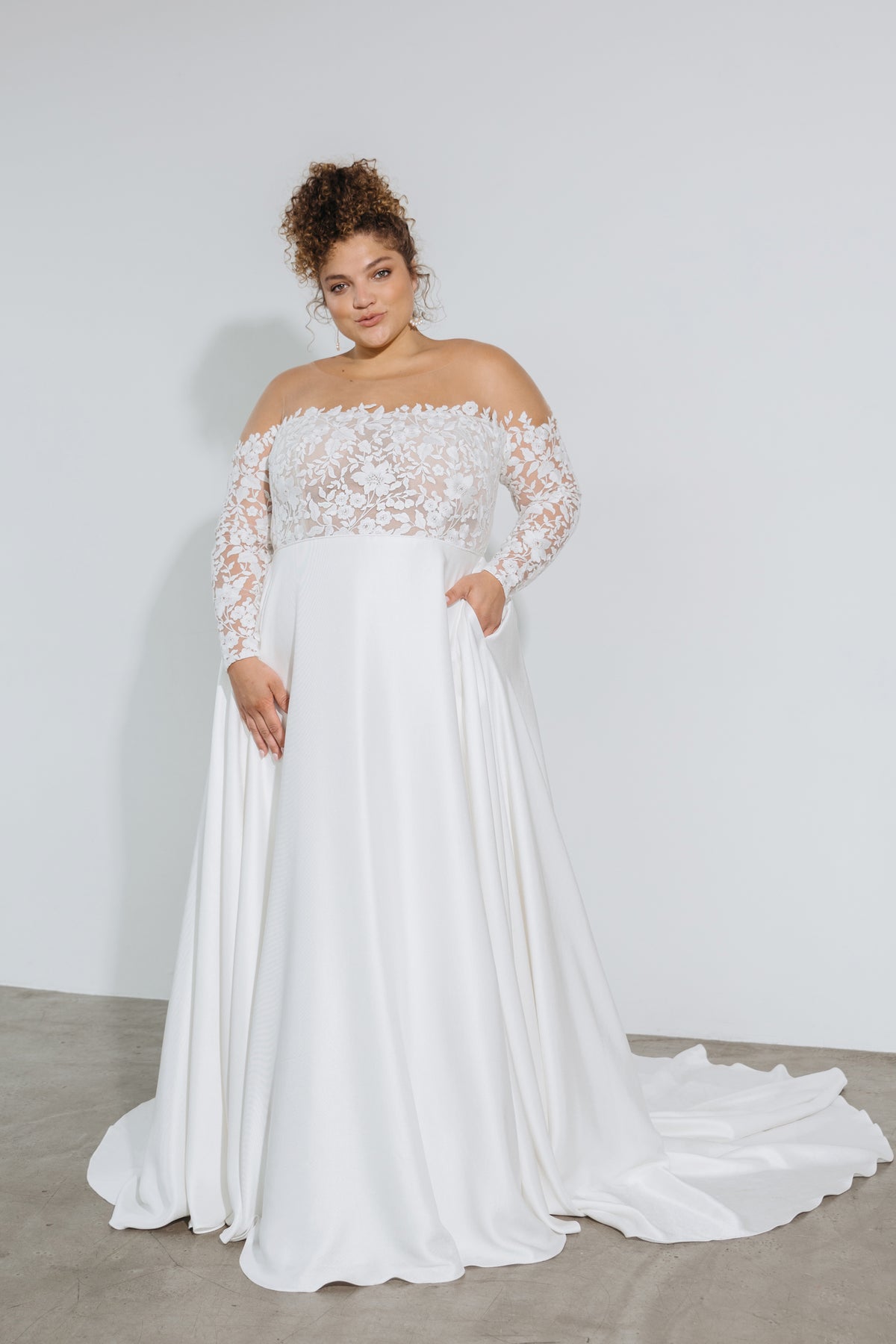 BradleyPlusSize MCL 9750 2400x3600