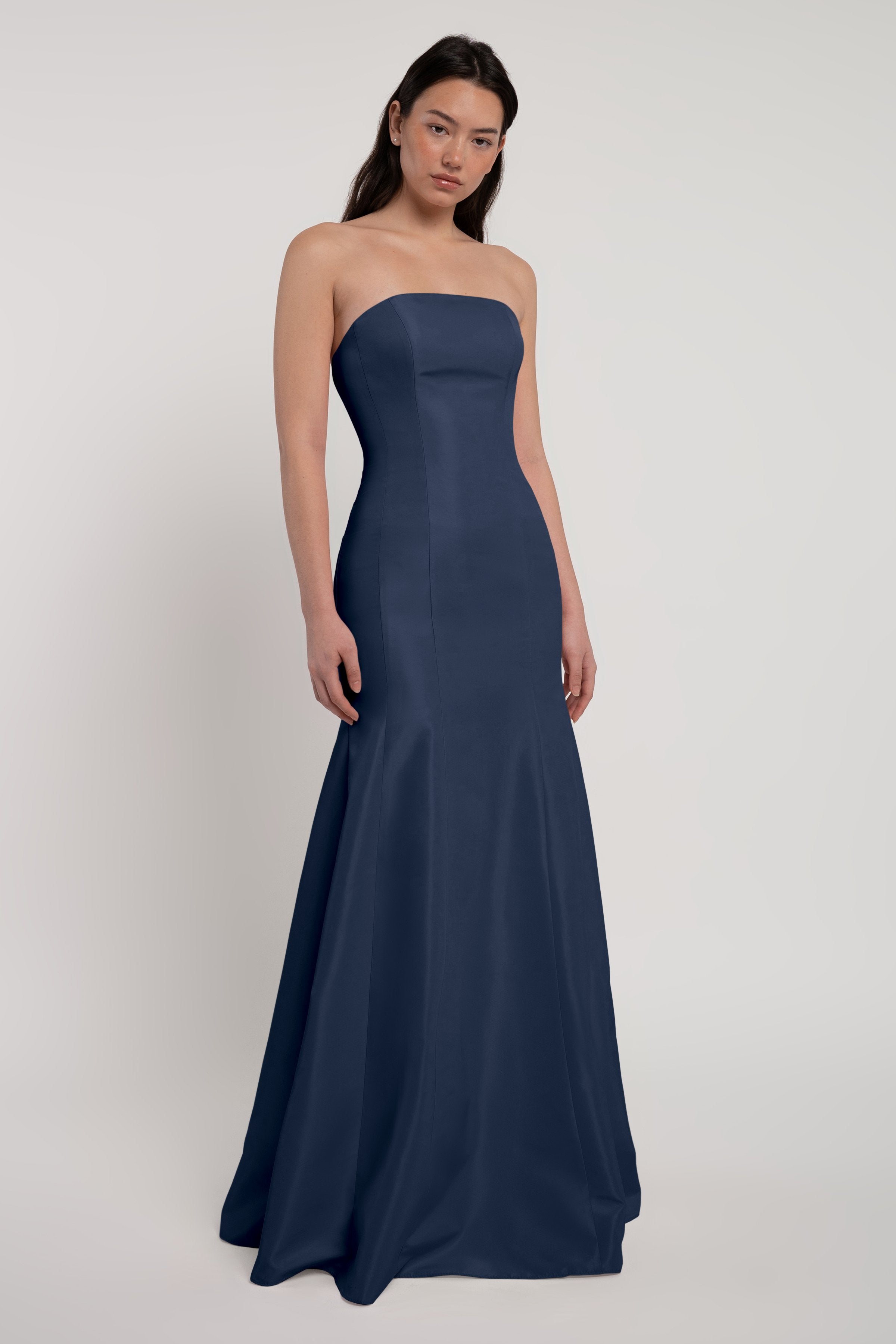 Fiona_navy_1.jpg?v=1777660072&