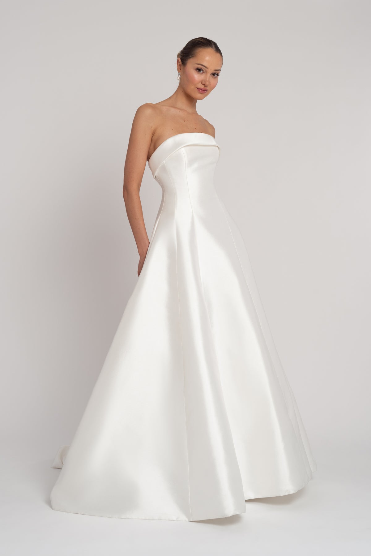 jenny yoo dresses Garland Wedding Dress Lace Fit and Flare Bridal Gown with Halter Neckline and Oversized Florals Size 10 Luxe Redux Bridal and a full circle skirt made for twirling Jenny Yoo Dress NWT stretch