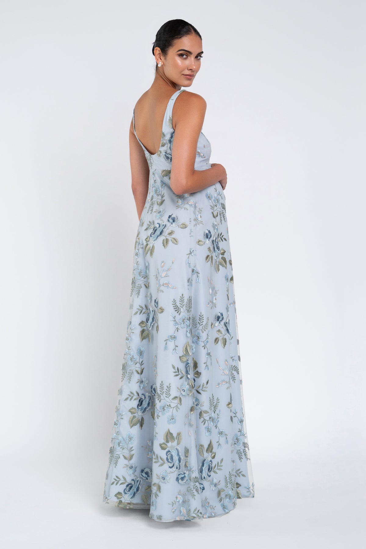 embroidered floral maternity dress Designed by Stefanie: Floral Maternity Dress theStyleSafari