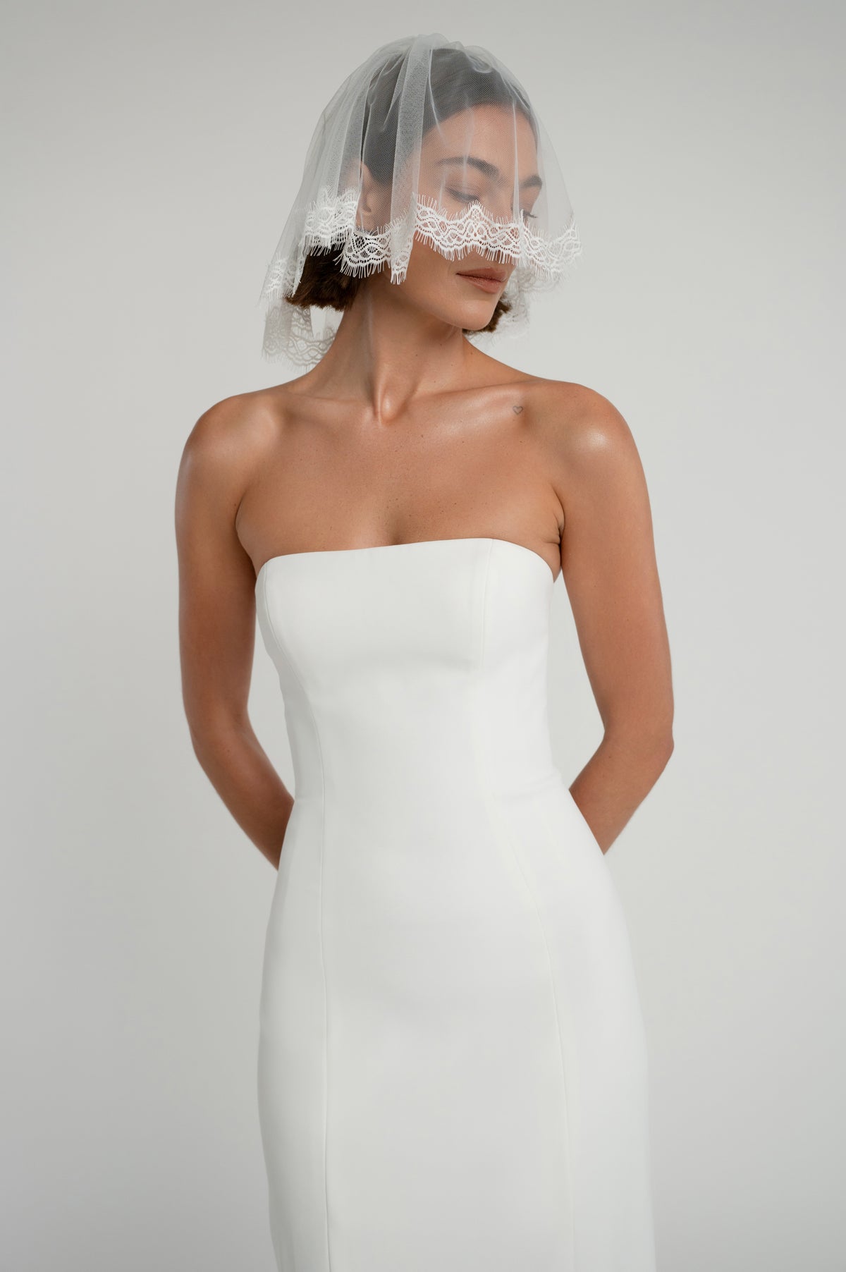 Maura Veil - image 1 of 3
