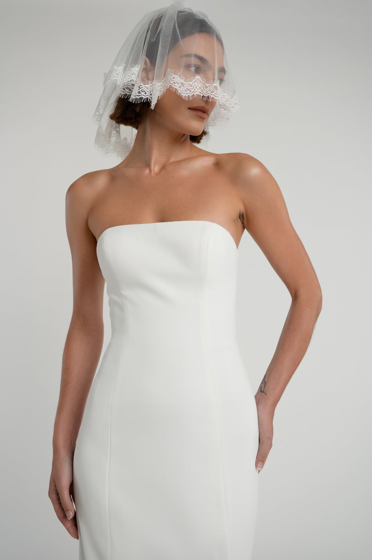 Maura Veil - image 2 of 3