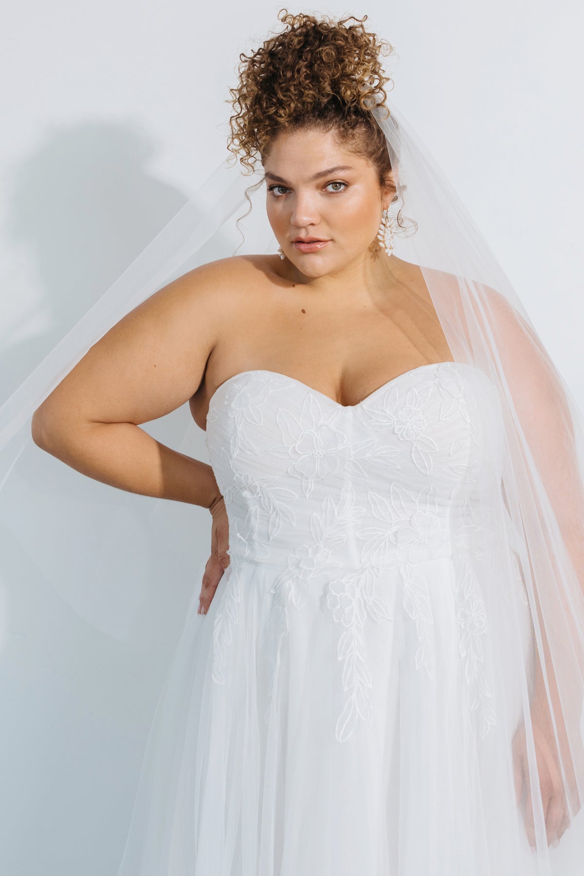 Jenny_Yoo_Bridal_Merida_Veil_2